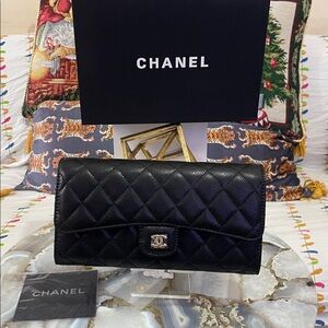 VIP Chanel Caviar Beauty Makeup Wallet on a Chain Novelty.